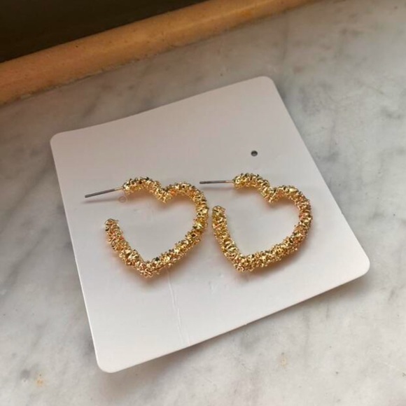 💛 Heart Earrings 💛 - Picture 4 of 4